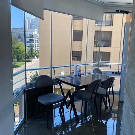 Ozemek Sitesi דירה *
